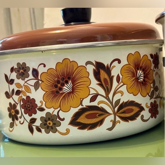 Vintage Harvest Floral Enamel Dutch Oven Pot Enamel Cookware Retro Kitchen Decor - Picture 9 of 10
